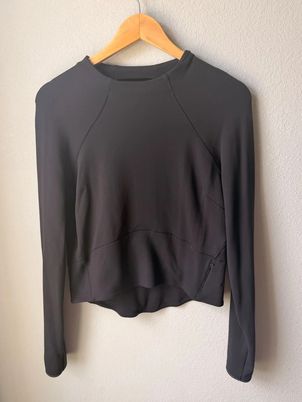 lululemon athletica Black Long-Sleeve Crewneck Top - Women's